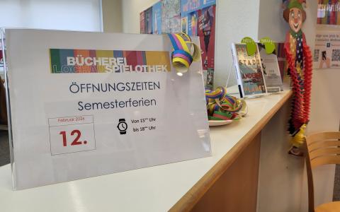 Plakat-Öffnungszeiten